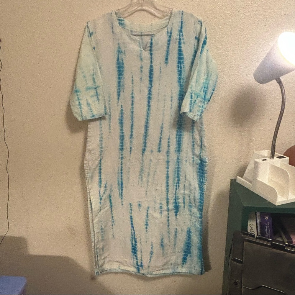 Blue and white tie die pattern night gown - Picture 10 of 10